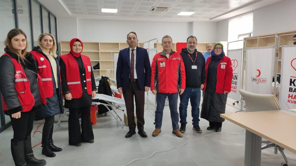 Türk Kızılayı’nın “Birbirimize Candan Bağlıyız” Kan Bağış Programı Kaymakam Cevdet ERTÜRKMEN’in Katılımıyla Başladı